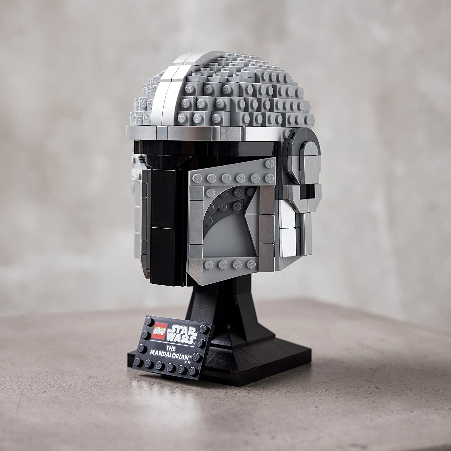 Star Wars The Mandalorian Helmet Collectible Decoration Set - Amazon